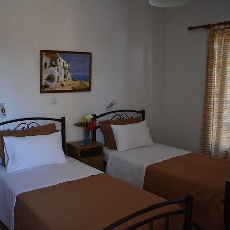 Eriketi Studios Agia Marina  Esterno foto