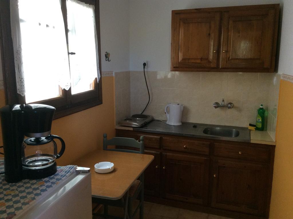 Eriketi Studios Agia Marina  Camera foto
